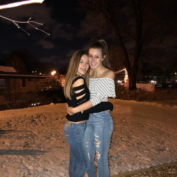 Meet your posher! ❤️ - Picture 3 of 3